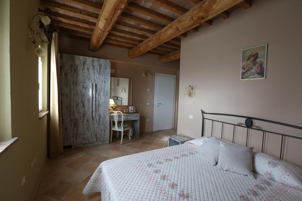 Villa Marietta Country House - Marche Montemaggiore al Metauro Стая снимка